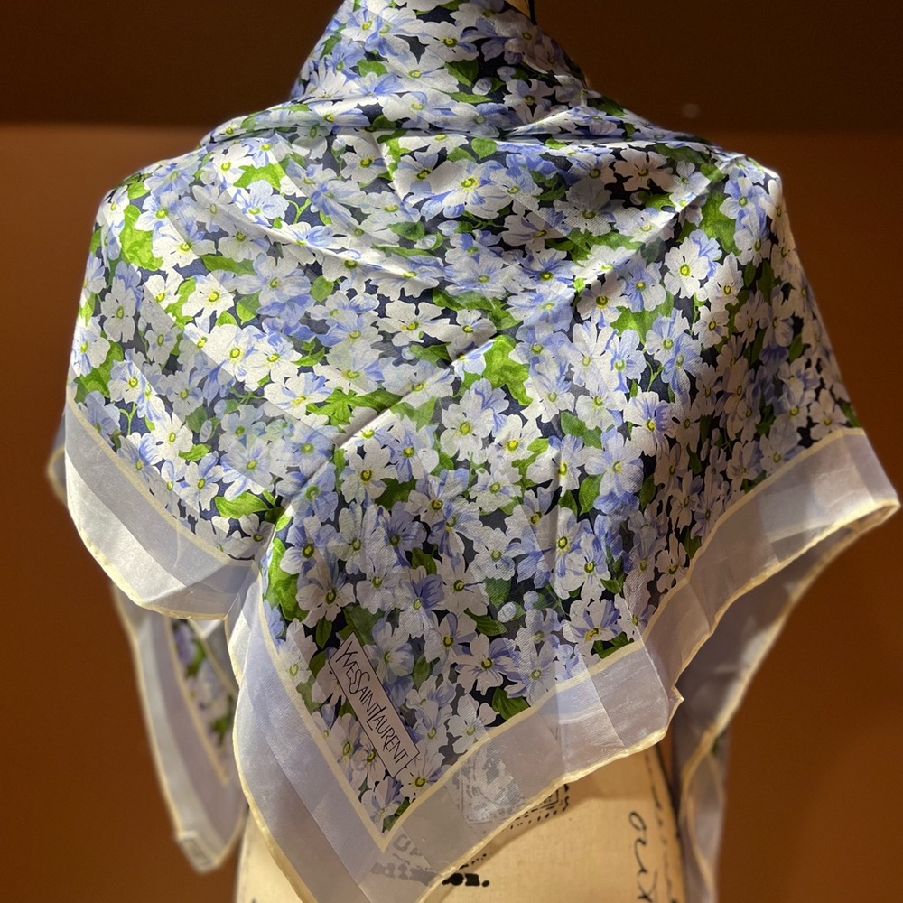 Beautiful Vintage silk scarf.